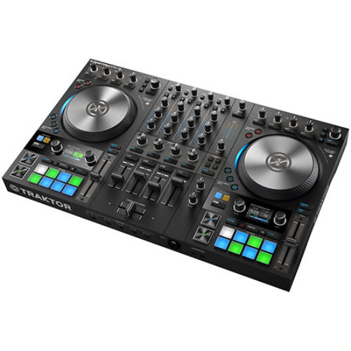Native Instruments – Traktor Kontrol S4 Mk3